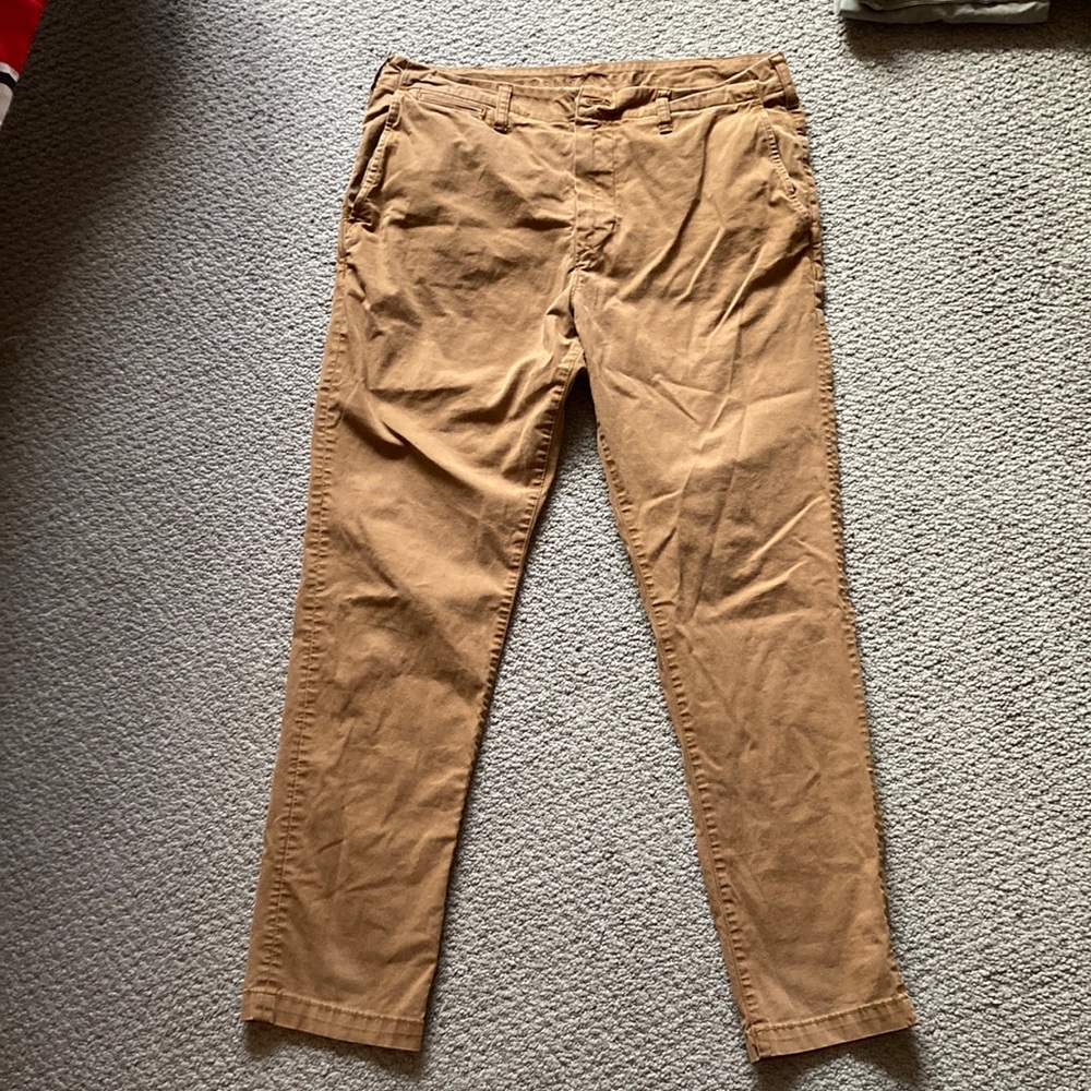 36x32 American Eagle Khakis